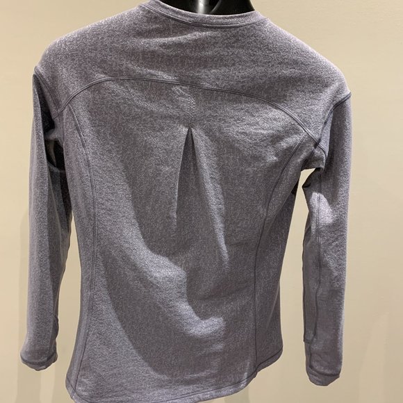 Lululemon Long Sleeve Size 4 - Picture 2 of 3
